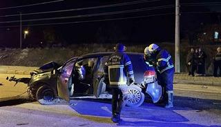 Alkoll&uuml; s&uuml;r&uuml;c&uuml; ortalığı savaş alanına &ccedil;evirdi: 2 yaralı