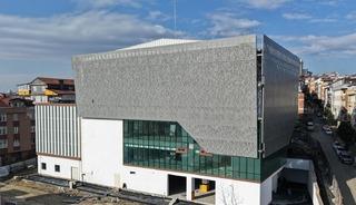 Sultangazili gen&ccedil;ler, modern bir spor merkezine daha kavuşuyor   