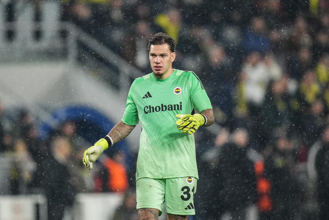 Ederson a ma&ccedil; sonu b&uuml;y&uuml;k tepki:   Bir ma&ccedil; al ya! İnanılır gibi değil"  1