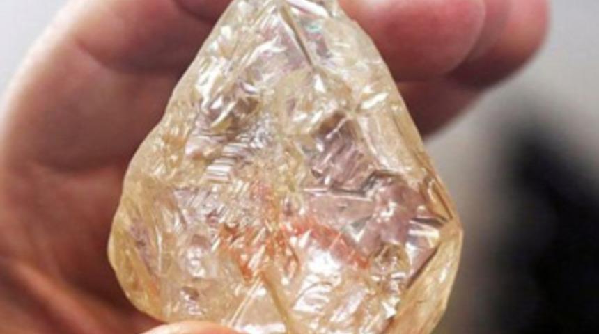 'Barış elması' 6,5 milyon dolara satıldı