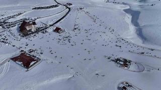 Hesarek Kayak Merkezi’nde yoğunluk: Ziyaretçiler karın keyfini çıkardı