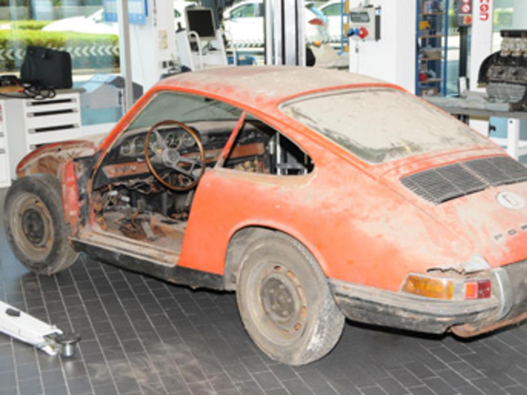 Ahırda unutulan Porsche işte b&ouml;yle hayata d&ouml;nd&uuml;!