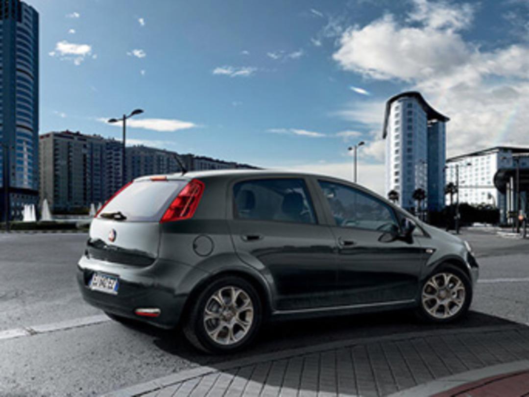 İşte kadınların en &ccedil;ok tercih ettiği otomobiller!