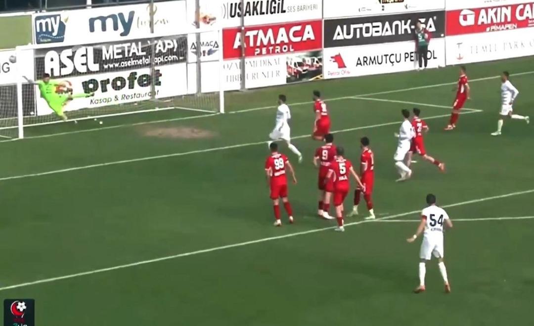 Ağlara giden top &ccedil;izgiyi ge&ccedil;medi diye iptal edildi! TFF 3.Lig de inanılmaz hakem hatası 3