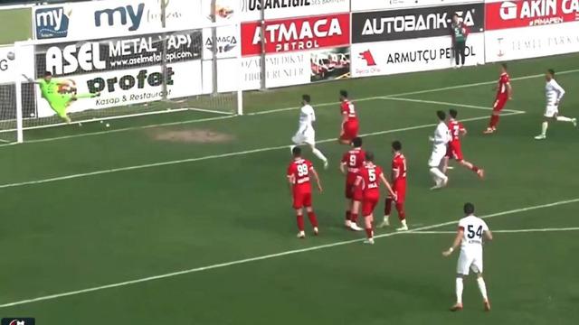 Ağlara giden top çizgiyi geçmedi diye iptal edildi! TFF 3.Lig'de inanılmaz hakem hatası