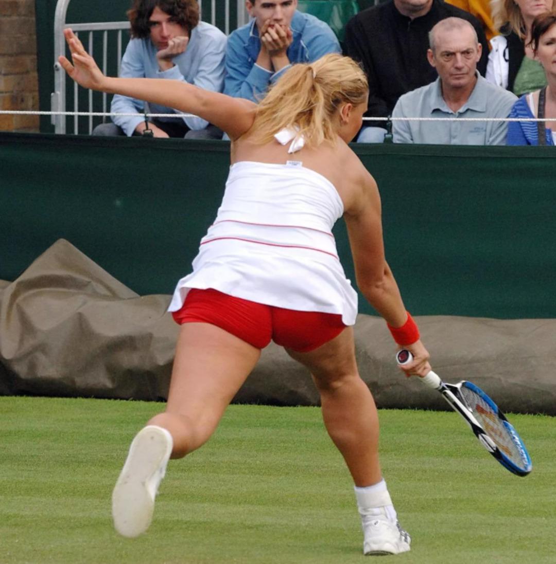 Wimbledon&rsquo;da kırmızı i&ccedil; &ccedil;amaşırı krizi: Tatiana Golovin tarihe ge&ccedil;mişti 2