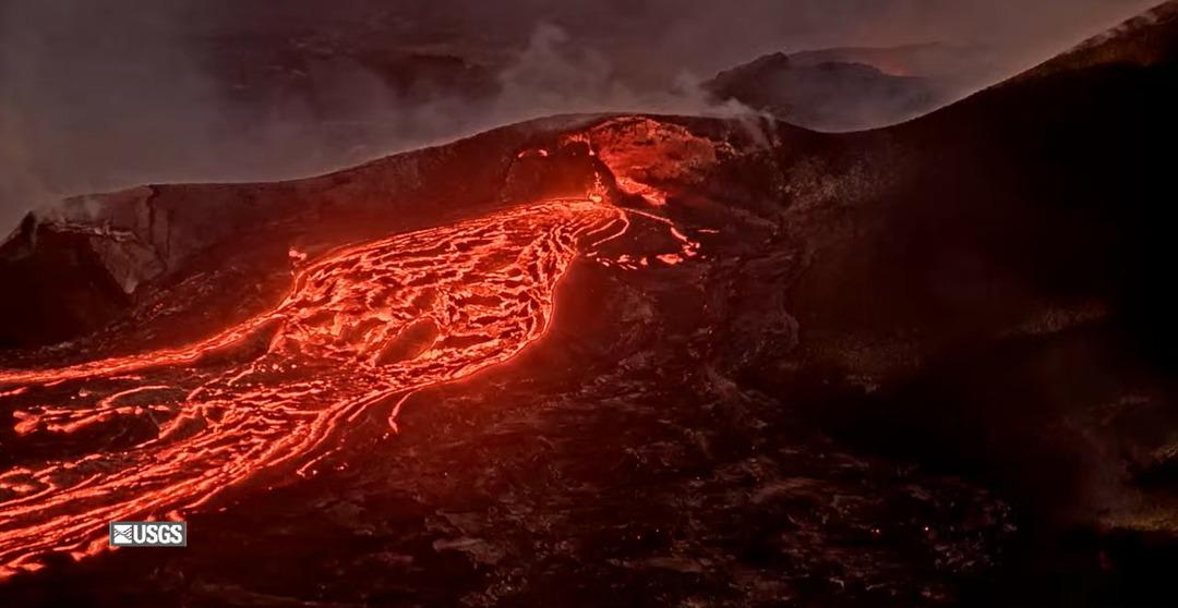 Saatlerce sürdü: Lavlar yüzlerce metreye püskürdü! Hawai de korkutan manzara 3