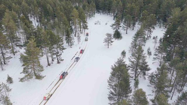 Kastamonu&rsquo;da karla kaplanan ormanlara yaban hayvanları i&ccedil;in yiyecek bırakıldı 3