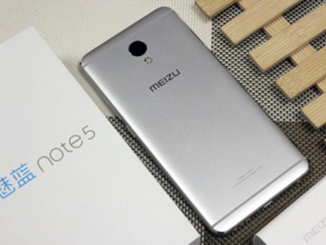 Gizli saklı getirilen telefon resmen T&uuml;rkiye'de