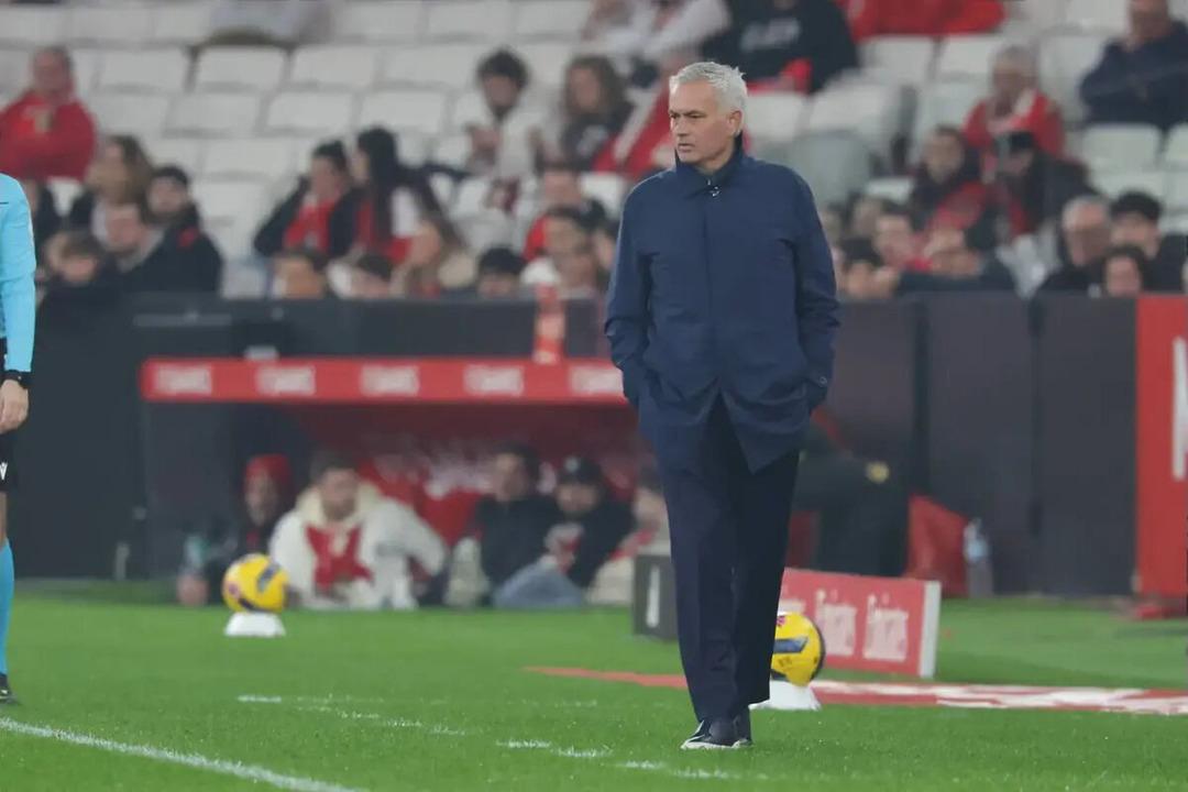 Rafa Silva nın Benfica macerası olaylı başladı! Sahaya &ccedil;ıktığı ilk ma&ccedil;ta ortalık karıştı 2