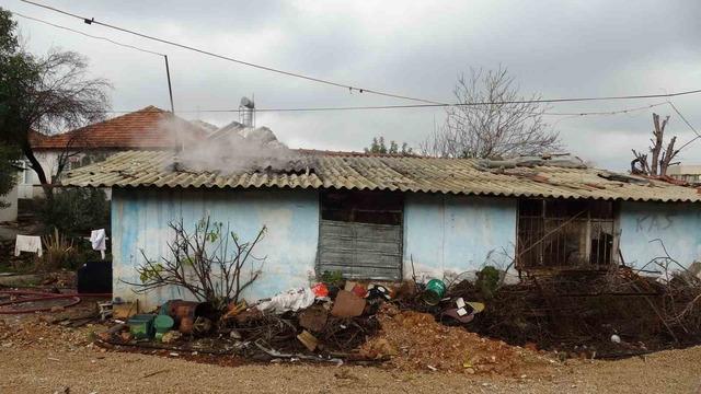 Antalya’da gecekonduda yangın 1