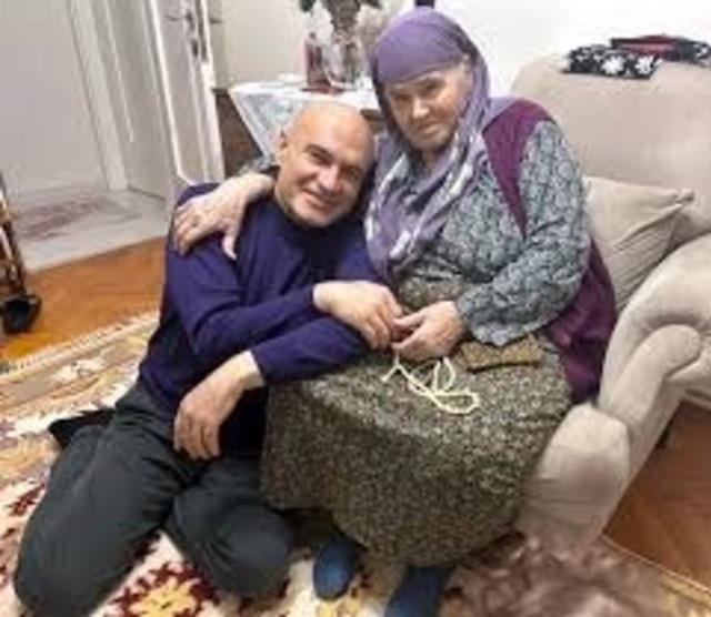 İYİ Partili Turhan &Ccedil;&ouml;mez&rsquo;in acı g&uuml;n&uuml;: Annesi İkbal &Ccedil;&ouml;mez yaşamını yitirdi 1