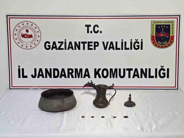 Gaziantep&rsquo;te ka&ccedil;ak kazı yapan şahıslara jandarmadan su&ccedil;&uuml;st&uuml;: 5 g&ouml;zaltı 1