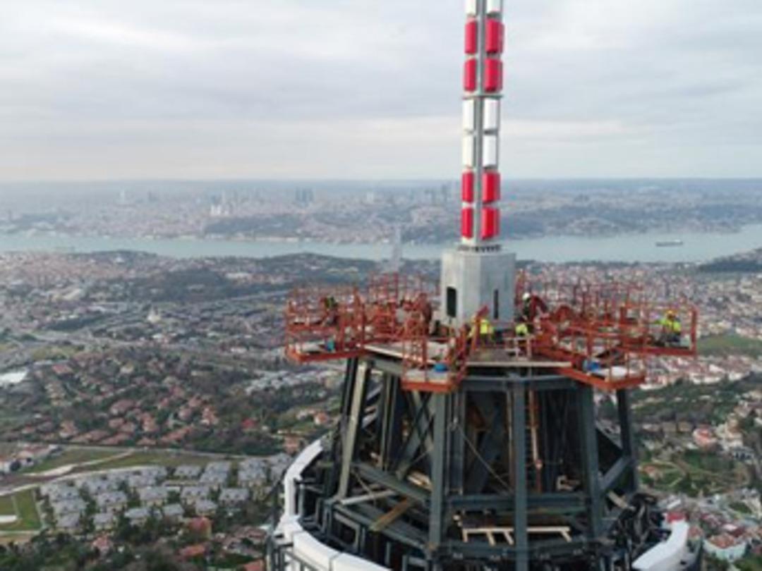 &Ccedil;amlıca Kulesi&rsquo;nde anten y&uuml;kselmeye başladı