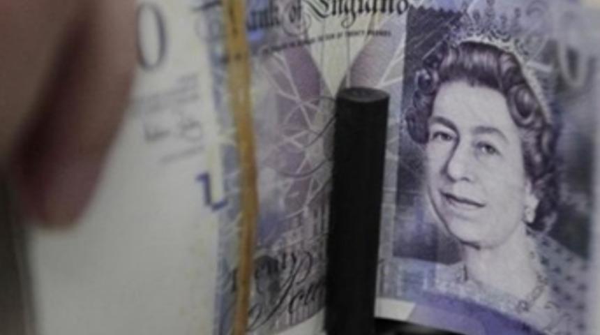 Sterlin dolar karşısında Ekim 2016’daki düzeylerine geriledi