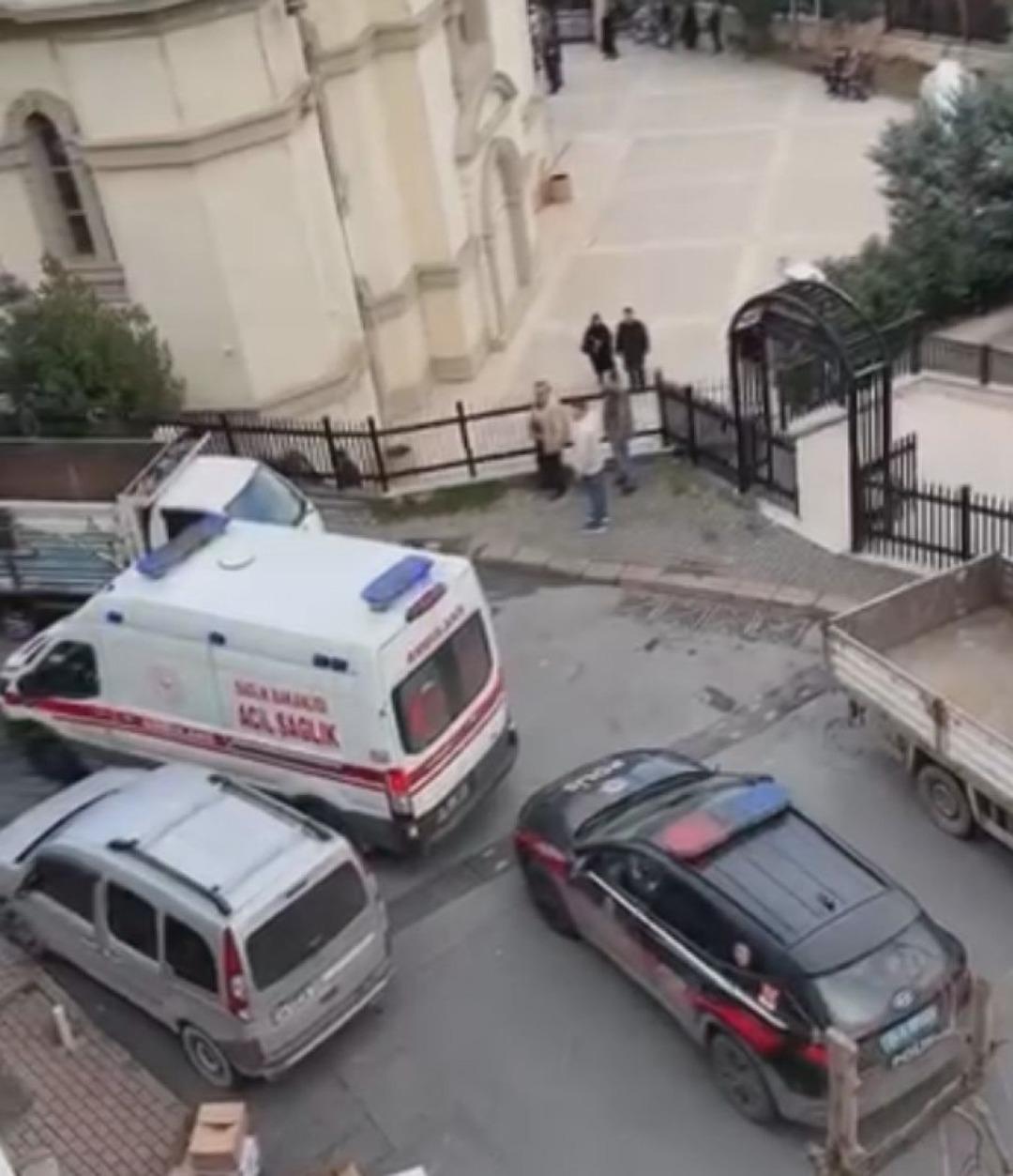 Yer: Kağıthane! Ağabey, annesinin cenazesinde kardeşini silahla vurarak &ouml;ld&uuml;rd&uuml; 4