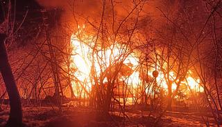 Yangın s&ouml;nd&uuml;r&uuml;l&uuml;nce fark edildi, ağaca asılı cesedi bulundu