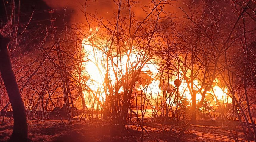 Ordu'da sır olay! Yangın s&ouml;nd&uuml;r&uuml;l&uuml;nce fark edildi, ağaca asılı cesedi bulundu