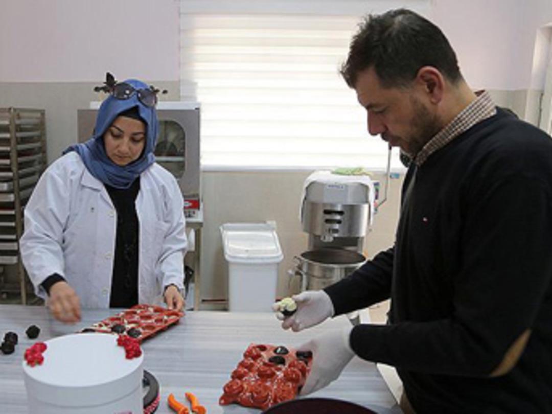 Banka y&ouml;neticiliğini bıraktı, pastacı oldu