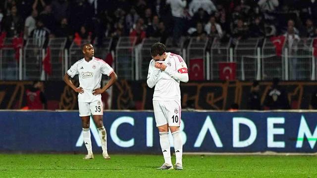 Beşiktaş taraftarı yönetimi istifaya davet etti