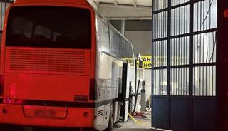 Bakımını yaptığı otob&uuml;s&uuml;n altında kalan iş&ccedil;i, hayatını kaybetti