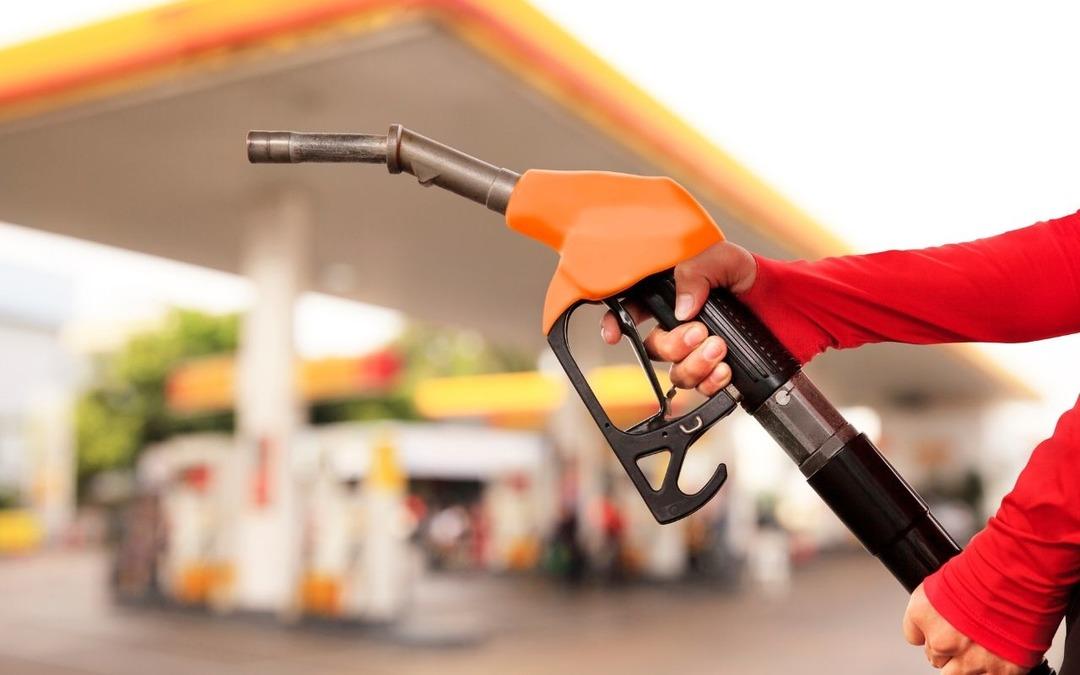 Akaryakıtta tabela değişti! Benzine zam geldi (27 Ocak 2026 g&uuml;ncel LPG, benzin, motorin fiyatları) 2