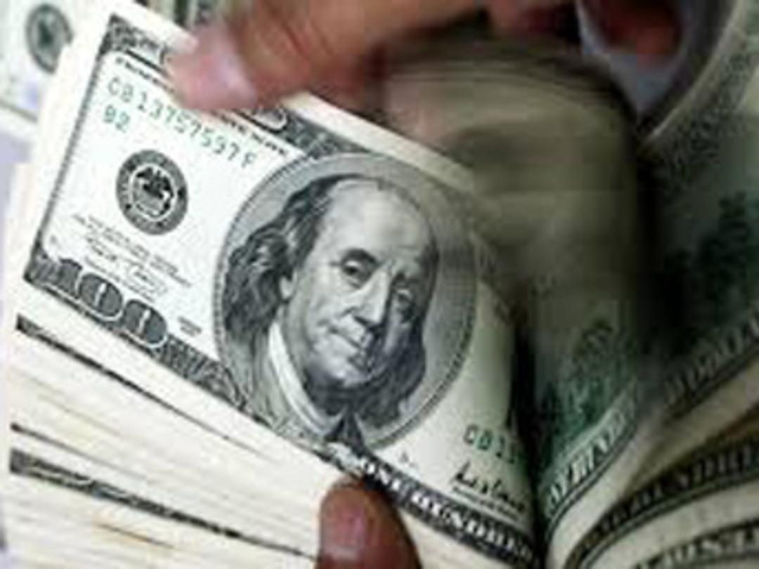 Kendi y&uuml;klediği şarkıları binlerce kez dinleyip milyoner oldu