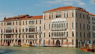 'Lanetli saray' satılıyor! Sahiplerine hep '&ouml;l&uuml;m' getirdi