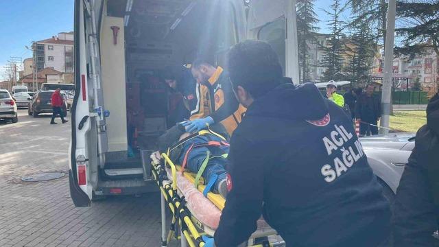 Karaman&rsquo;da otomobille &ccedil;arpışan bisikletli yaralandı 2