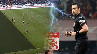 Sivasspor-Amed Sportif maçında yaşananlar sonrası deprem! 2 hakem istifa etti