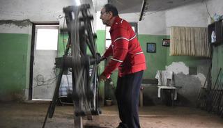 54 yıldır ipeğin peşinde g&uuml;nde 20 kilometre koşuyor 