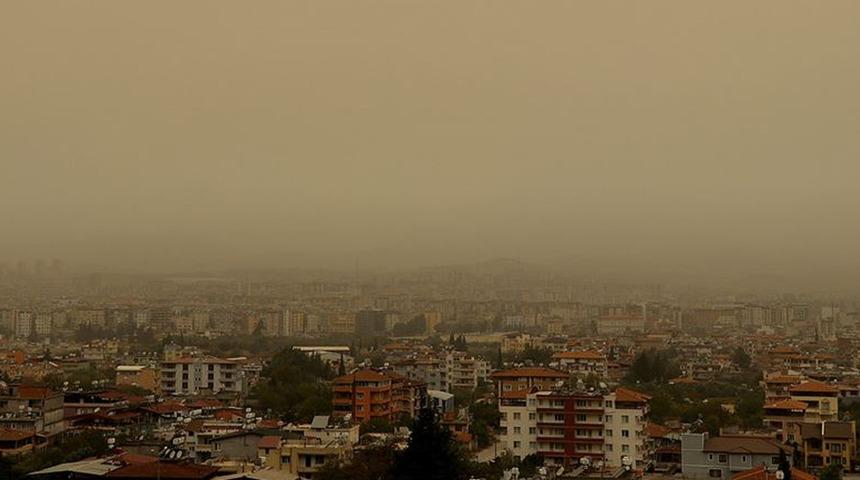T&uuml;rkiye'ye giriş yaptı: &Ccedil;&ouml;l tozu alarmı! Kapıları camları kapatın, bir hafta s&uuml;recek