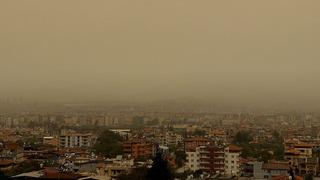 Türkiye'ye giriş yaptı: Çöl tozu alarmı! Kapıları camları kapatın, bir hafta sürecek