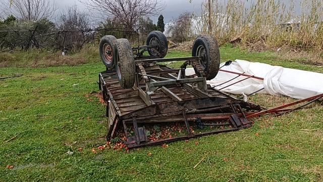 Manavgat&rsquo;ta hortum 300 d&ouml;n&uuml;ml&uuml;k alanda seraları yerle bir etti 7