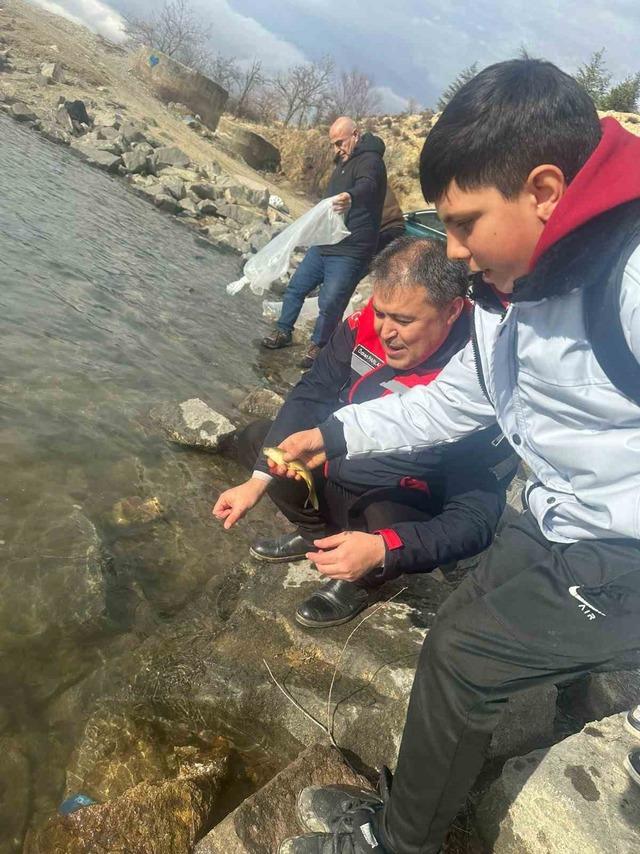 G&ouml;l ve g&ouml;letlerde balıklandırma &ccedil;alışması 1