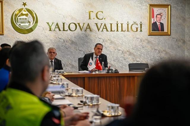 Yalova&rsquo;da trafik levhaları sadeleştirildi 2