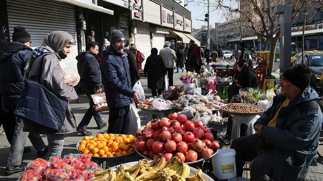 İran ekonomisi alarmda! Dolar tarihin en yüksek seviyesine çıktı, gıda enflasyonu yüzde 89