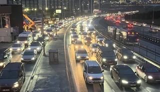 İstanbul&rsquo;da trafik yoğunluğu y&uuml;zde 83&rsquo;e ulaştı