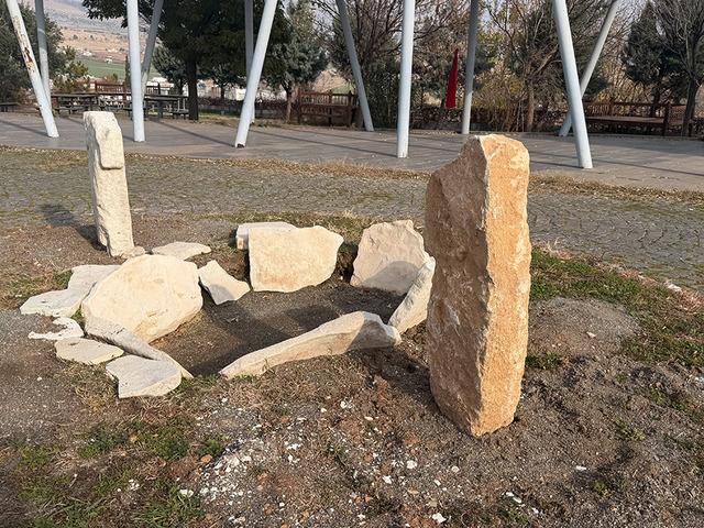 Bir ili heyecan sardı! Sular &ccedil;ekildi, tarih ortaya &ccedil;ıktı