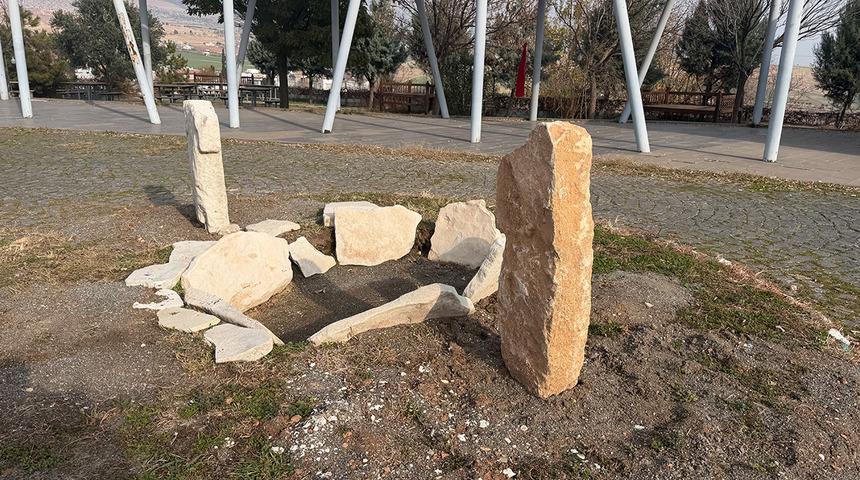 Bir ili heyecan sardı! Sular &ccedil;ekildi, tarih ortaya &ccedil;ıktı