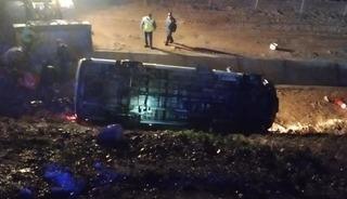 Mersin'de iş&ccedil;i servisi u&ccedil;uruma yuvarlandı: 13 yaralı