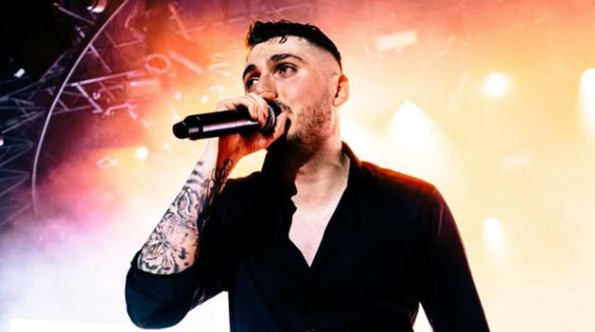 &Uuml;nl&uuml; rap&ccedil;i Blok3'&uuml;n şarkıları Spotify'dan tek tek kaldırıldı! Ağzına geleni saydı 