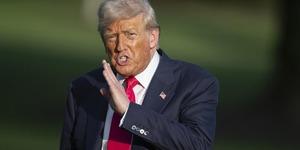 Trump g&ouml;z&uuml;n&uuml; dikti, a&ccedil;ık a&ccedil;ık tehdit etti: Yakında &ccedil;&ouml;kecek!