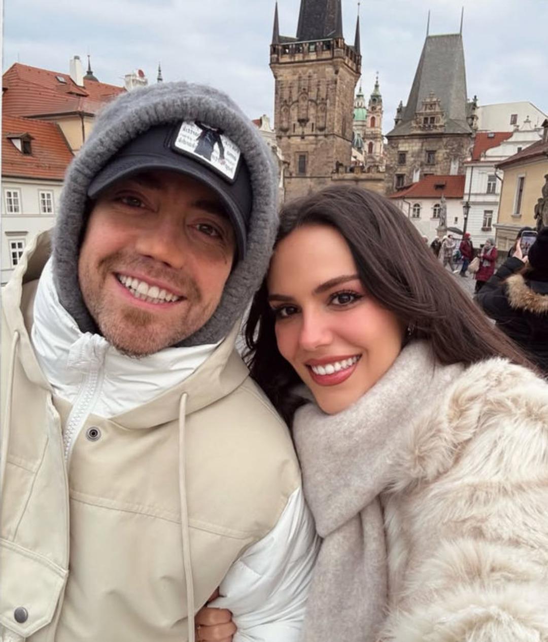 &Ouml;zg&uuml; Kaya aşka geldi! "K&ouml;y&uuml;m&uuml;zde romantik anlar" notuyla paylaştı  1