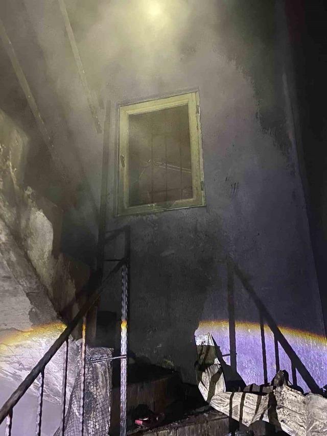 Yanan evdeki 7 kişilik aileyi itfaiye kurtardı 3