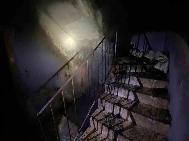 Yanan evdeki 7 kişilik aileyi itfaiye kurtardı 1