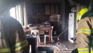 Erdek&rsquo;te bir apartman dairesi alevlere teslim oldu