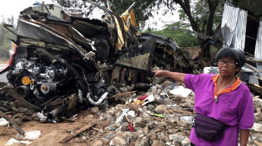 Asya &uuml;lkesinde korkun&ccedil; kaza: 18 &ouml;l&uuml;, 33 yaralı