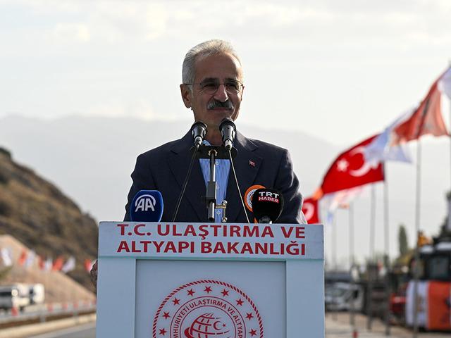 B&ouml;l&uuml;nm&uuml;ş yollarda 30 bin kilometrelik dev eşik aşıldı! 