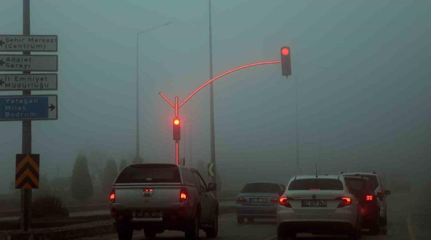 Muğla&rsquo;da yağmur sonrası yoğun sis ulaşımı olumsuz etkiledi